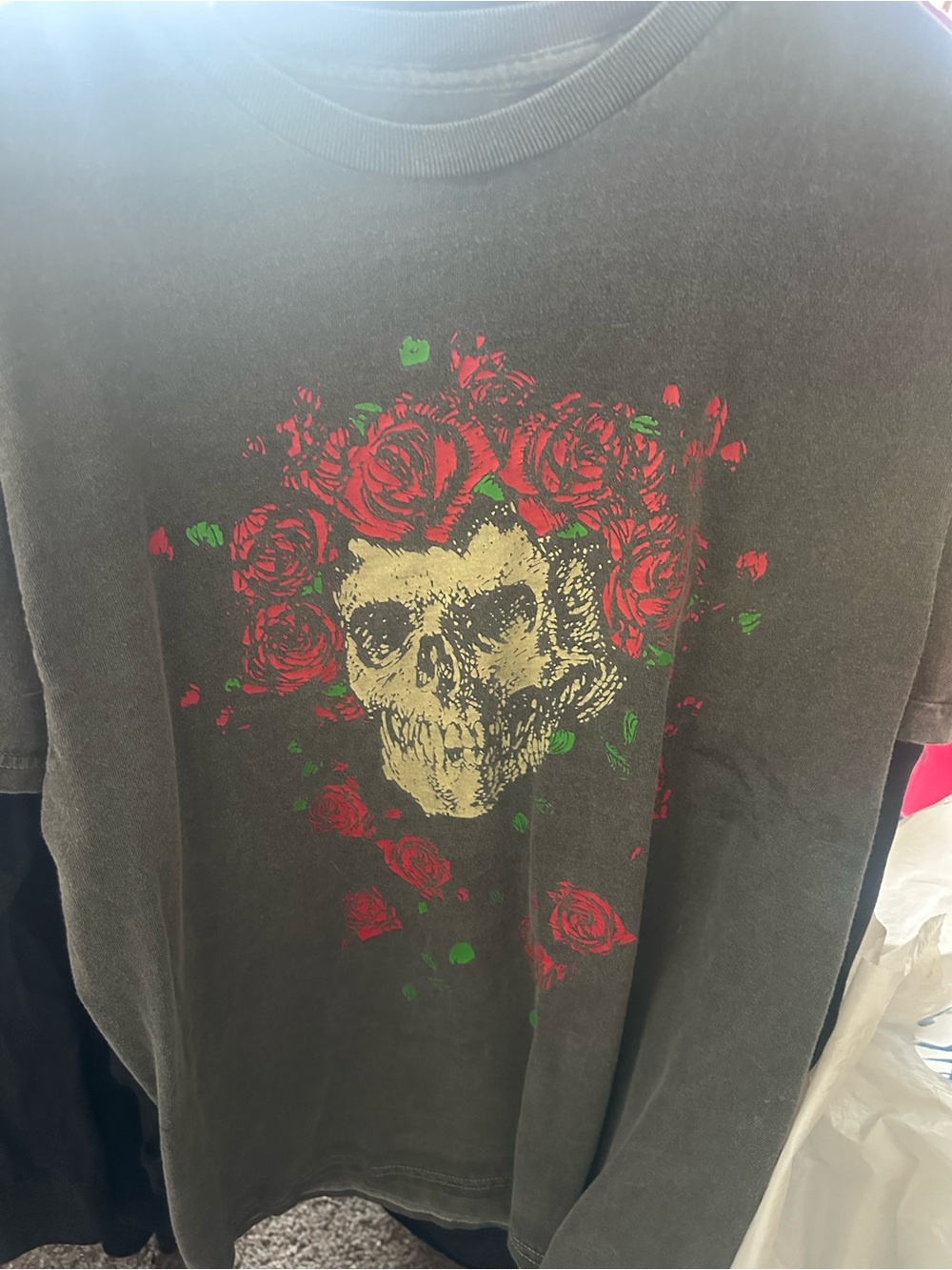 Men's Black Graphic Skull & Roses T-Shirt